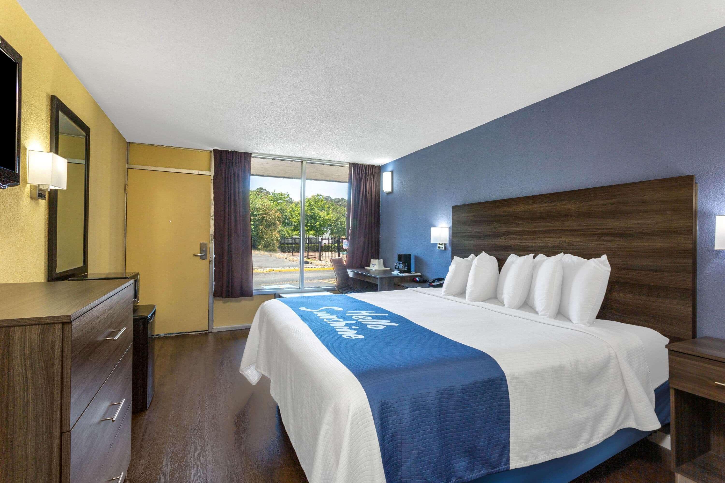 Days Inn By Wyndham Hampton Near Coliseum Convention Center Extérieur photo