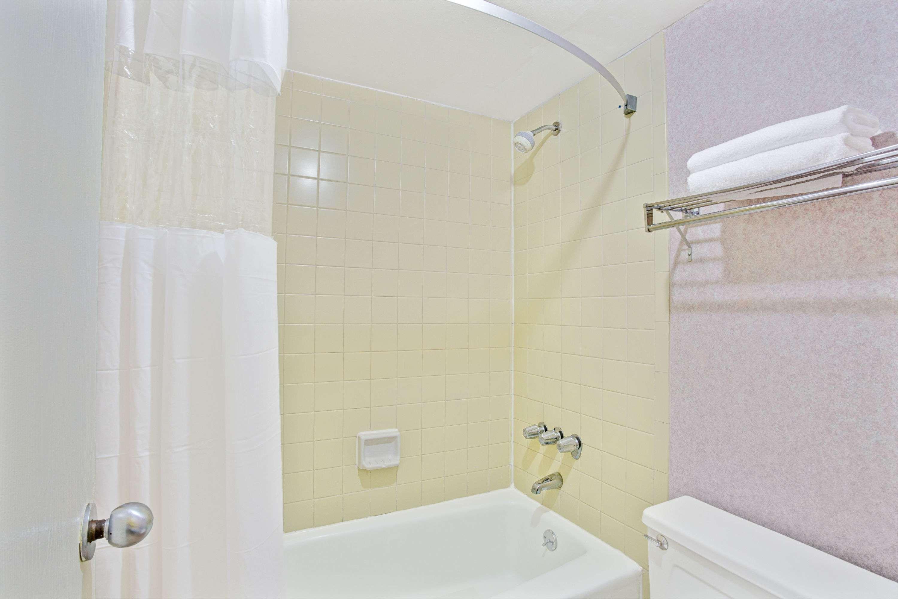 Days Inn By Wyndham Hampton Near Coliseum Convention Center Extérieur photo
