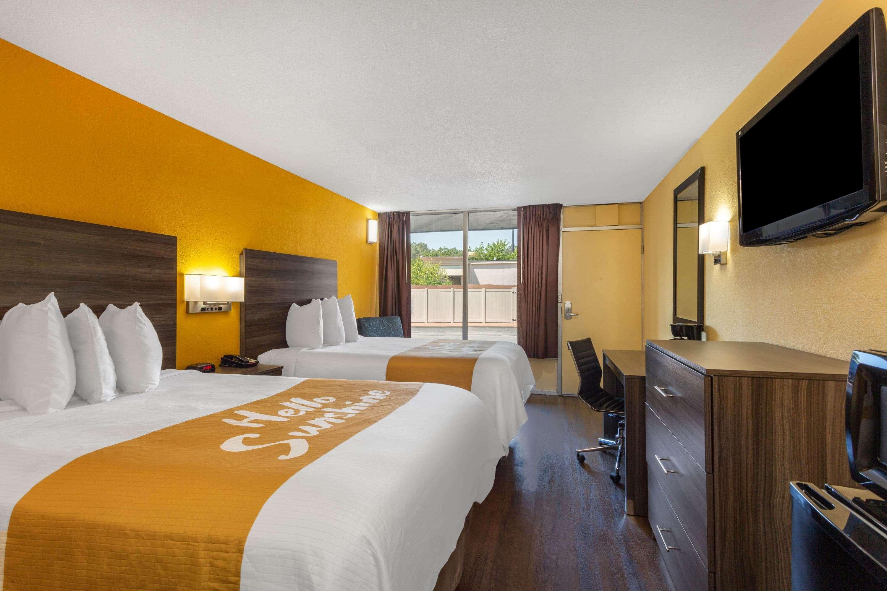 Days Inn By Wyndham Hampton Near Coliseum Convention Center Extérieur photo