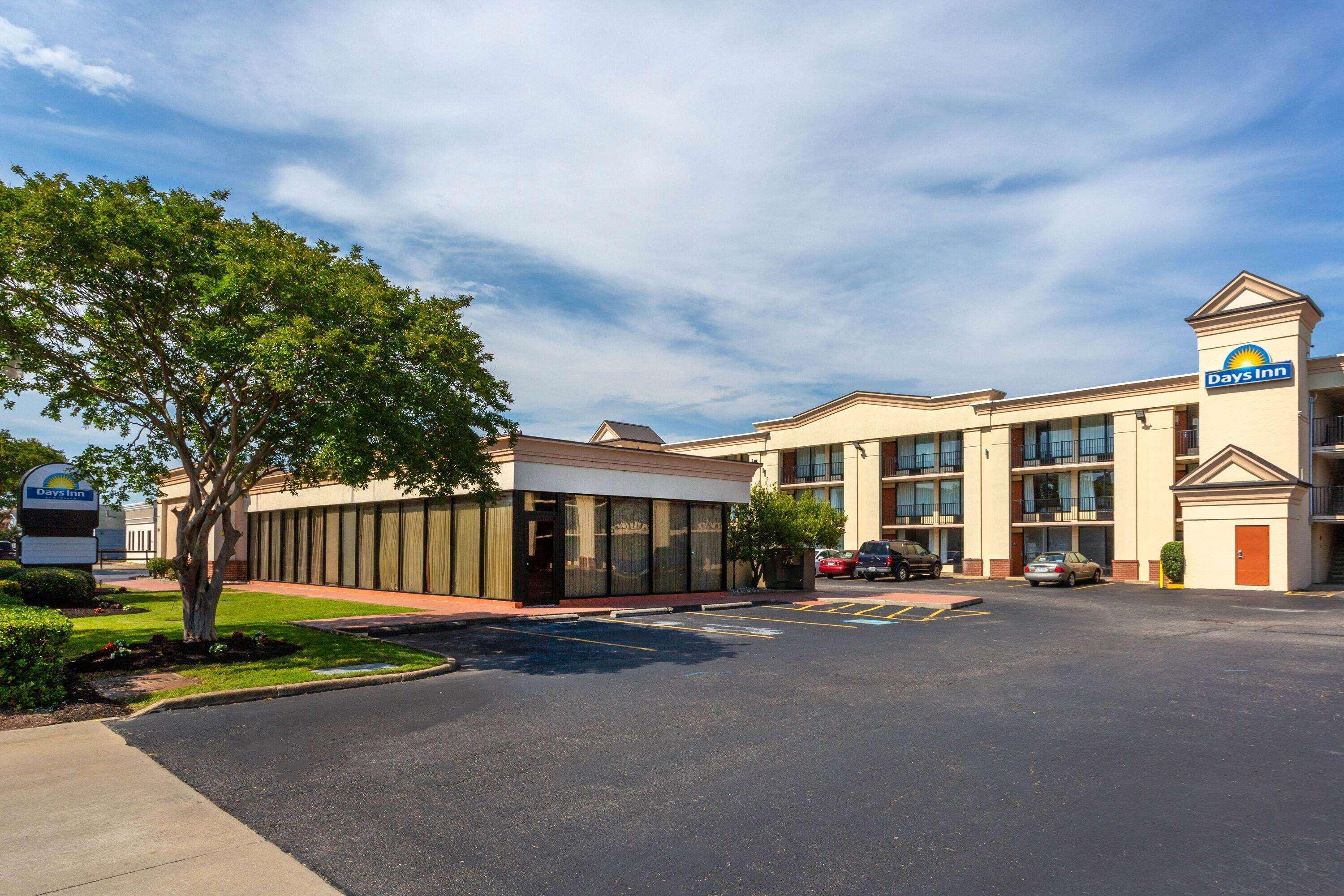 Days Inn By Wyndham Hampton Near Coliseum Convention Center Extérieur photo