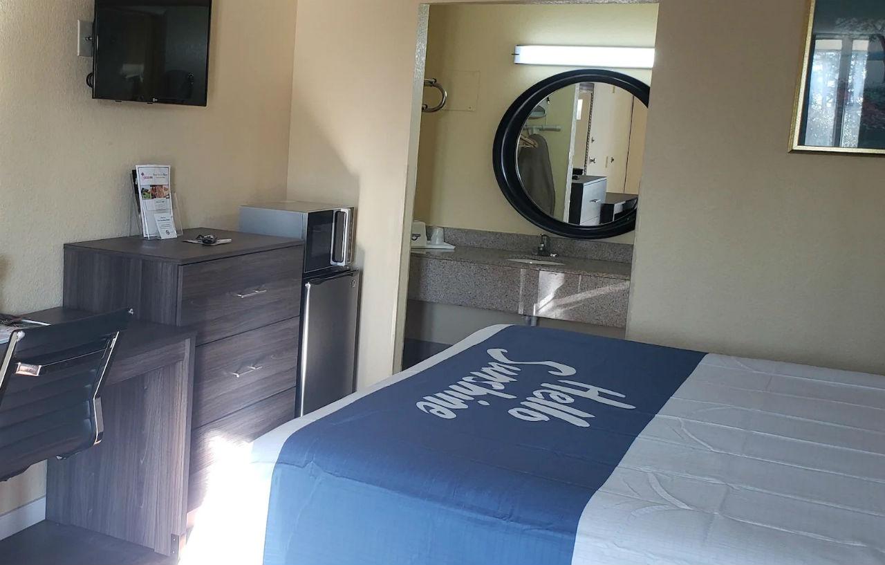 Days Inn By Wyndham Hampton Near Coliseum Convention Center Extérieur photo